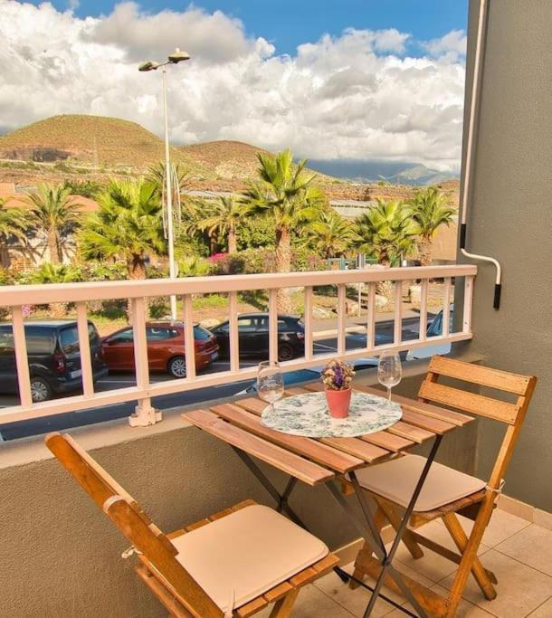 The Lookout Cottage: Wind & Waves Escape Puertito de Guimar Bagian luar foto